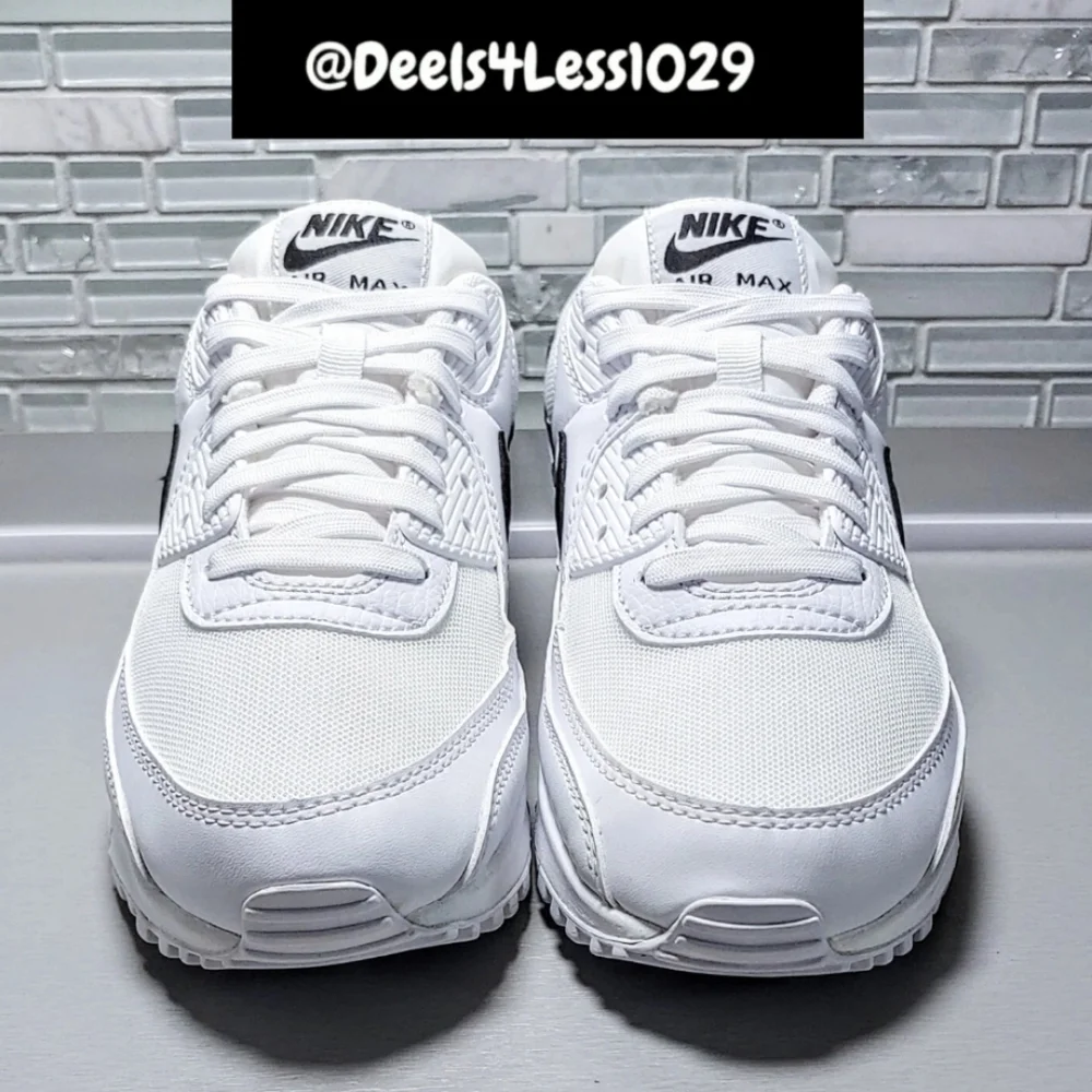 Nike Air Max 90 Womens Size 7 White Black